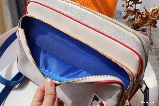 LOUIS MESSENGER VUITTON LVXNBA NIL 0814